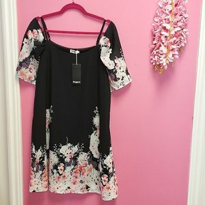 NWT 🖤💕🖤 Naggoo Floral Printed Dress  Size M